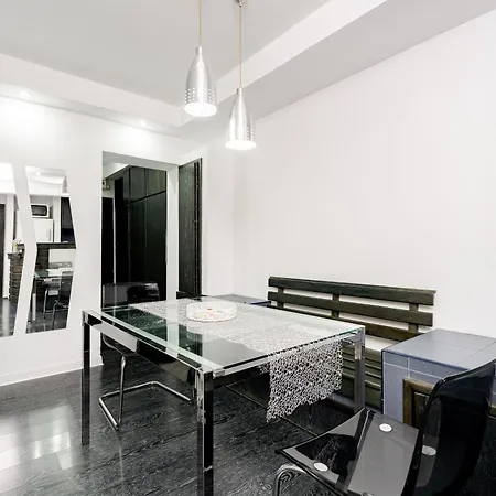 شقة Unirii - Walk To Old Town - Modern 1br - Self Check-in بوخارست